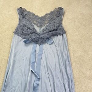 VTG Henson Kickernick Long Nightgown Pale Blue Nylon Lace Detail Size 32 Small